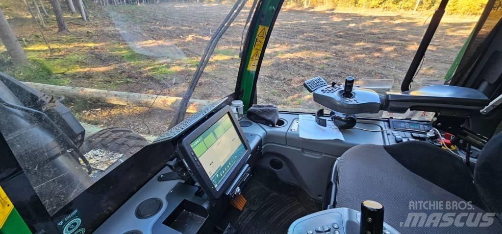 John Deere 1270 G Harvesterit