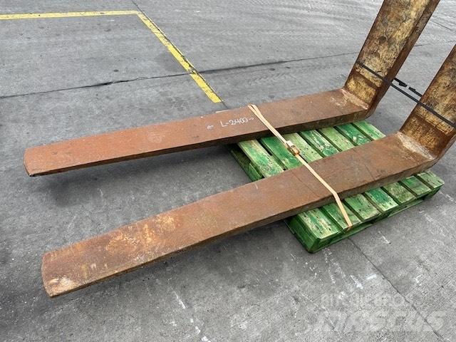 CAT 25-30 ton /988 Trukkihaarukat