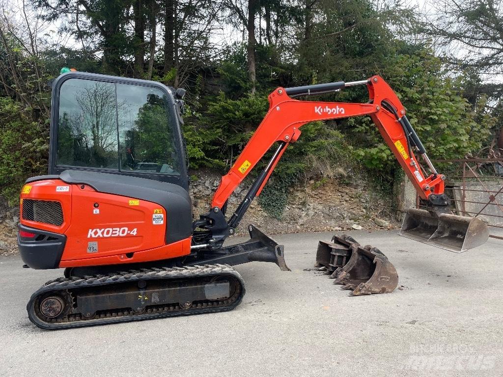 Kubota KX 030-4 Minikaivukoneet < 7t