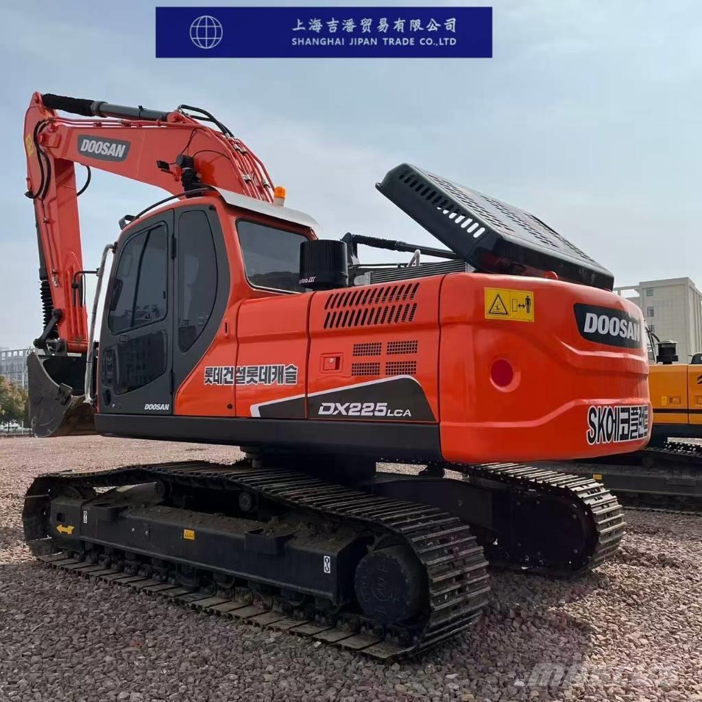 Doosan DX 225 Telakaivukoneet