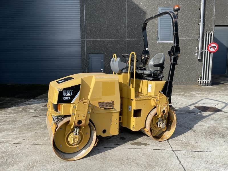 CAT CB 24 Tandemjyrät