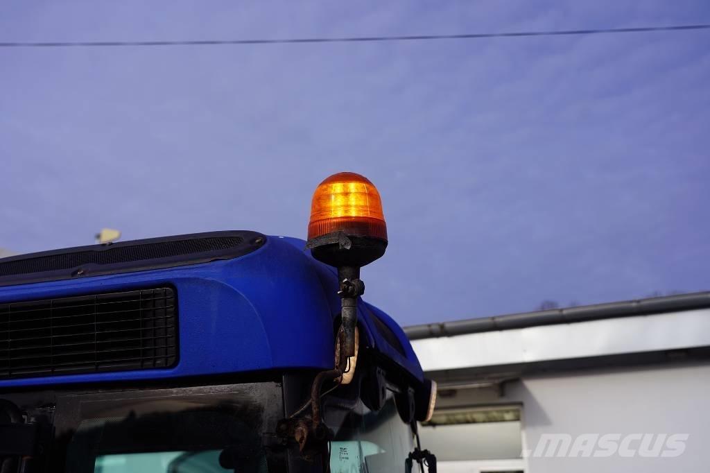 New Holland TN70NA Traktorit