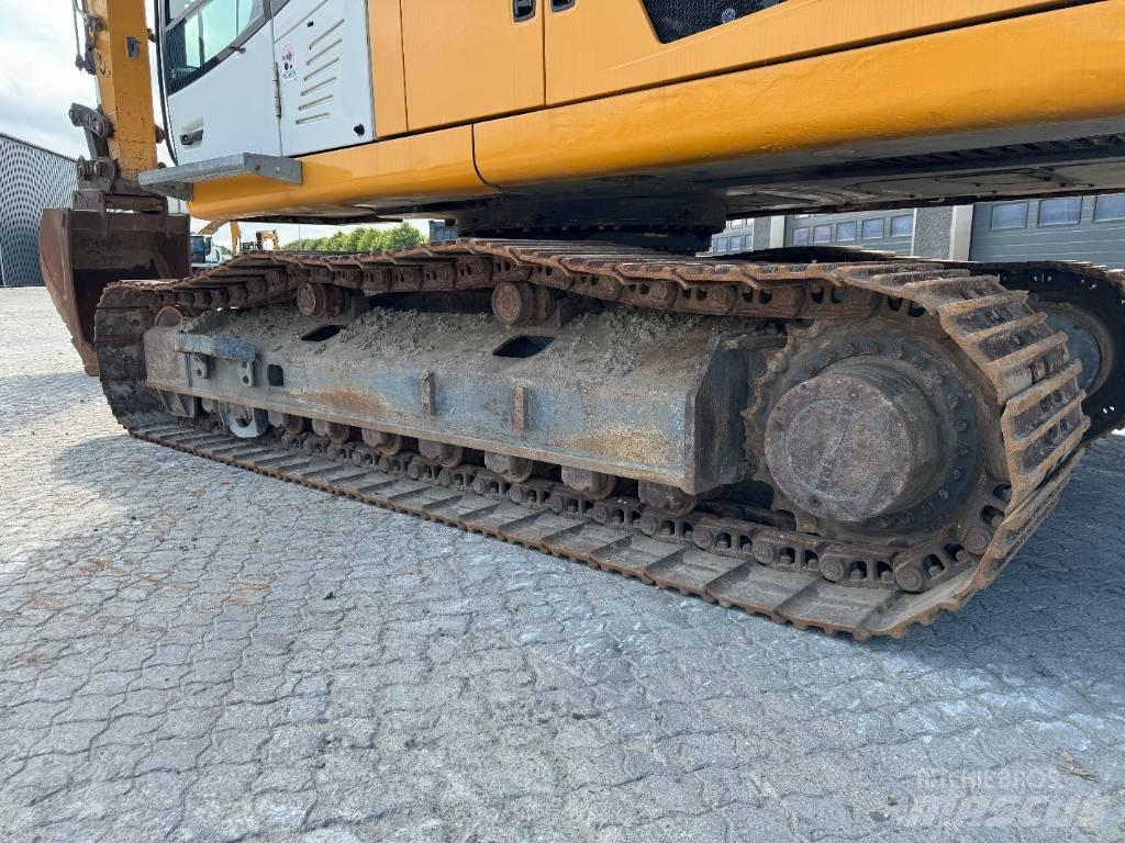 Liebherr R946 LC Telakaivukoneet
