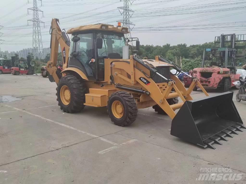 CAT 420 F Kaivurikuormaajat