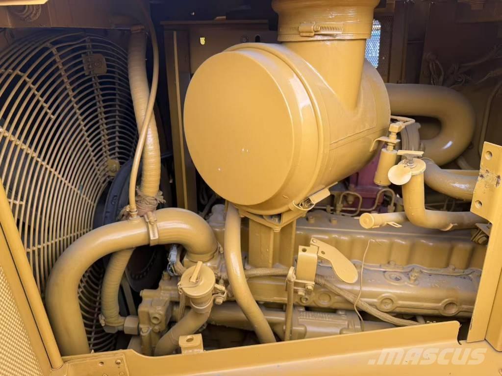 CAT D 6 R Telaketjupuskutraktorit