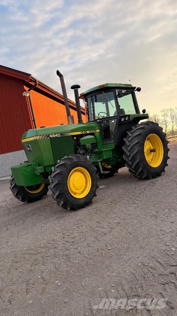 John Deere 4640 4WD Traktorit