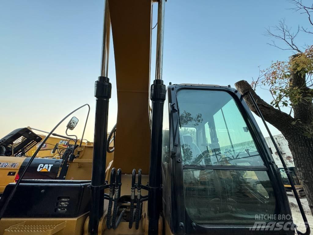 CAT 320D2L Telakaivukoneet