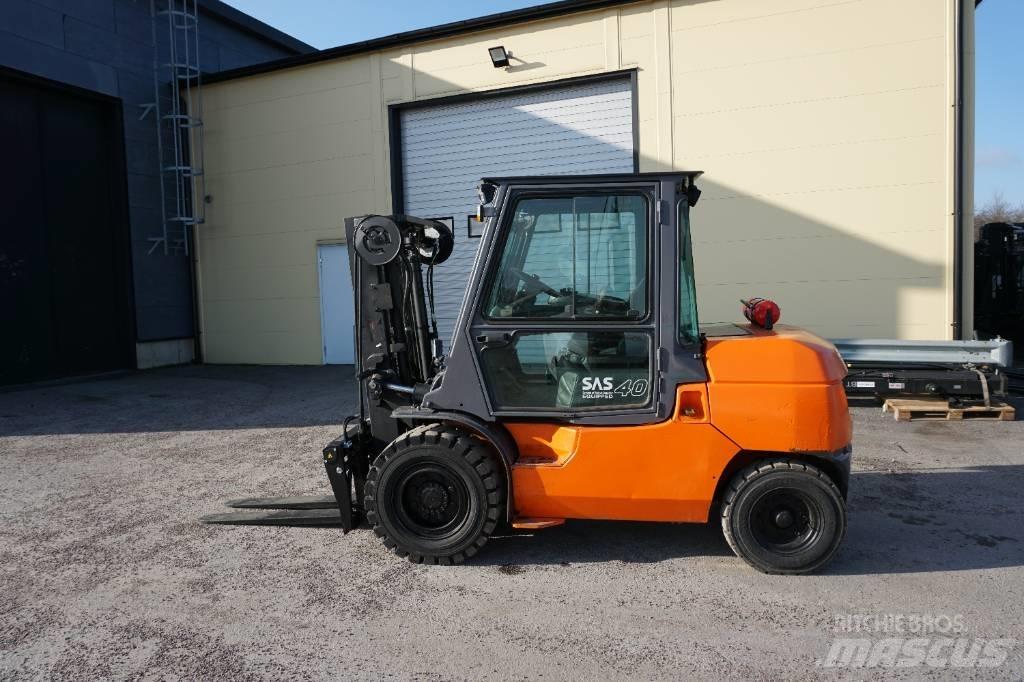 Toyota 42-7FD40 Dieseltrukit