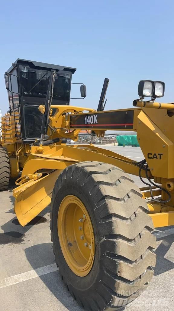 CAT 140 K Tiehöylät