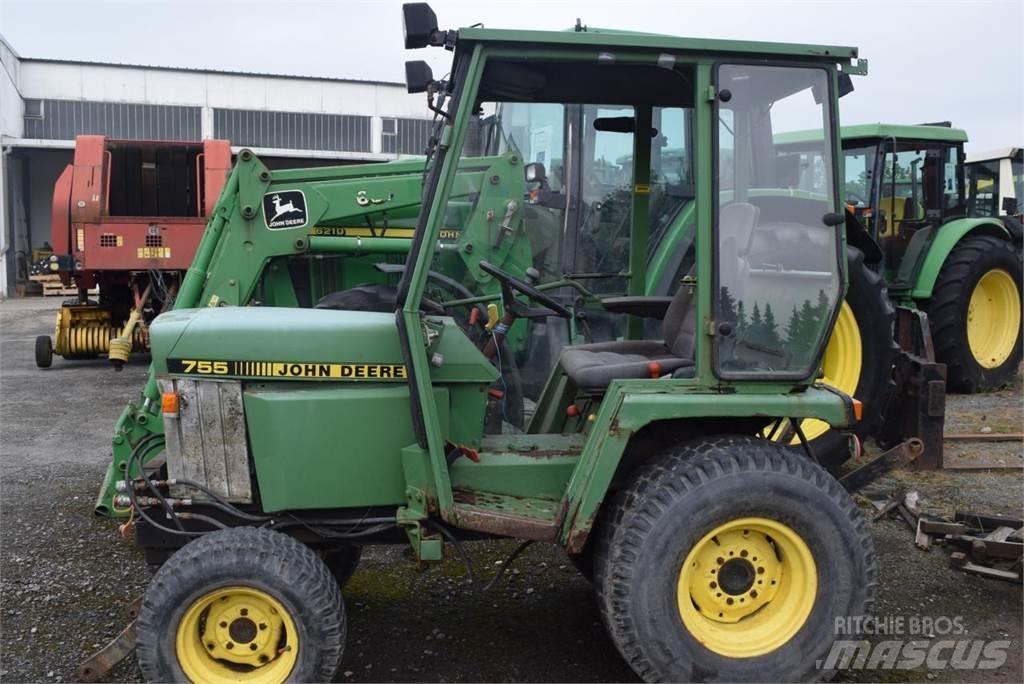 John Deere 755 Traktorit