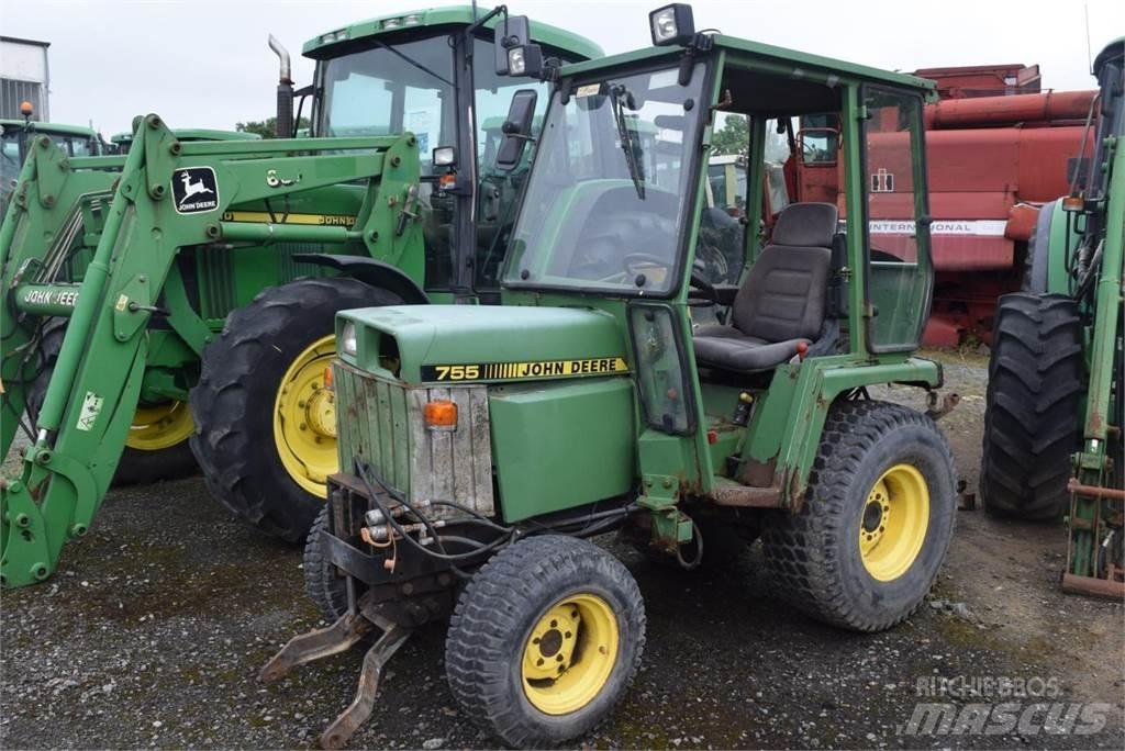 John Deere 755 Traktorit