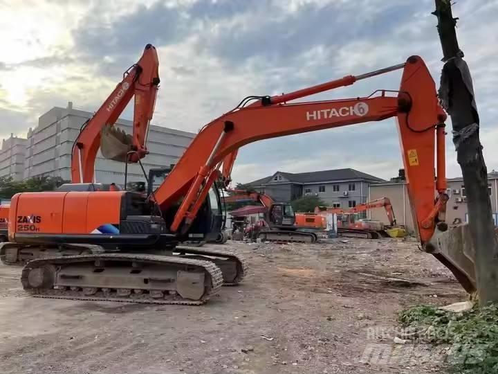 Hitachi ZX 250 Telakaivukoneet