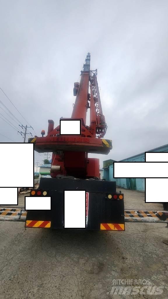 Liebherr LTM 1055-1 Mobiilinosturit