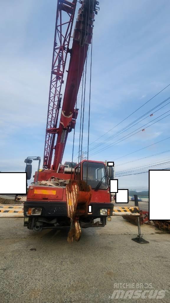Liebherr LTM 1055-1 Mobiilinosturit