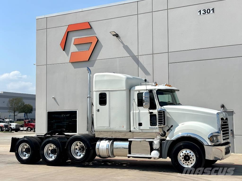 Mack Titan TD 713 Vetopöytäautot