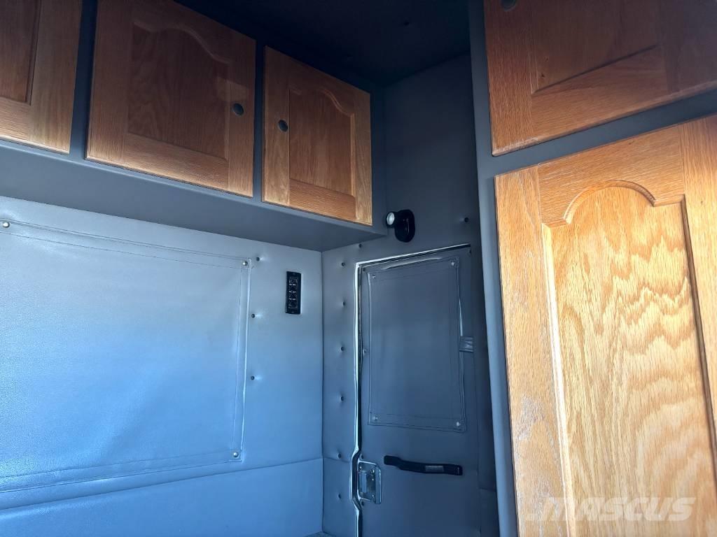 Mack Titan TD 713 Vetopöytäautot