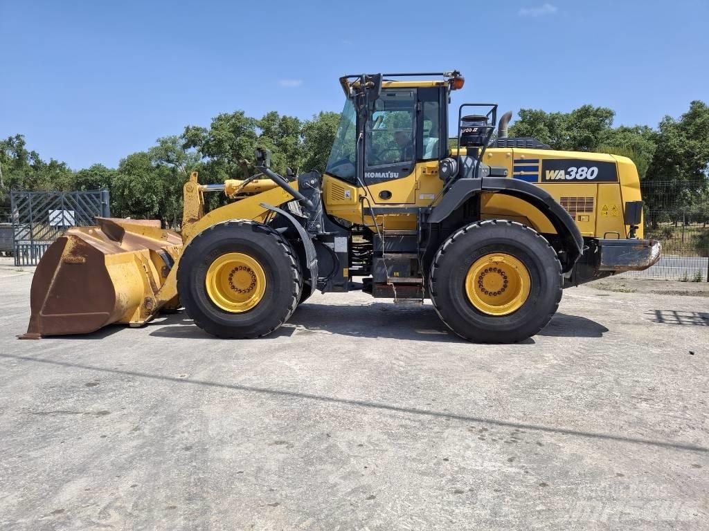 Komatsu WA 380-8 Pienkuormaajat