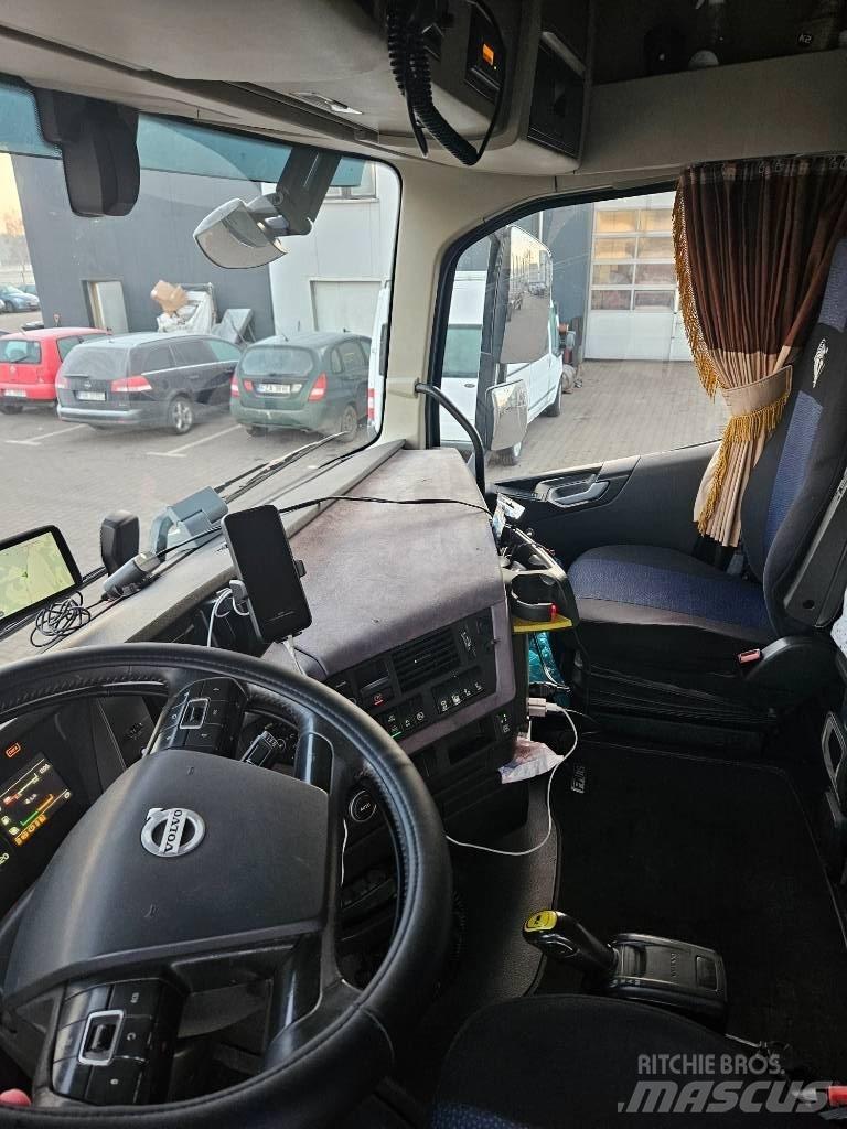 Volvo FH 16 Puuautot