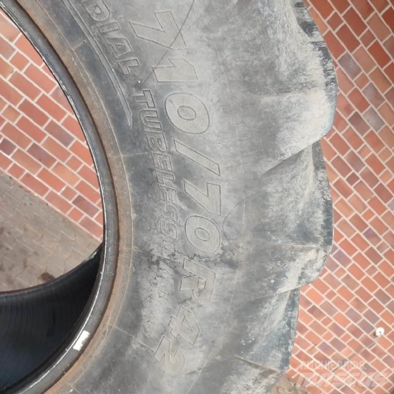 Michelin 710/70R42 Renkaat ja vanteet