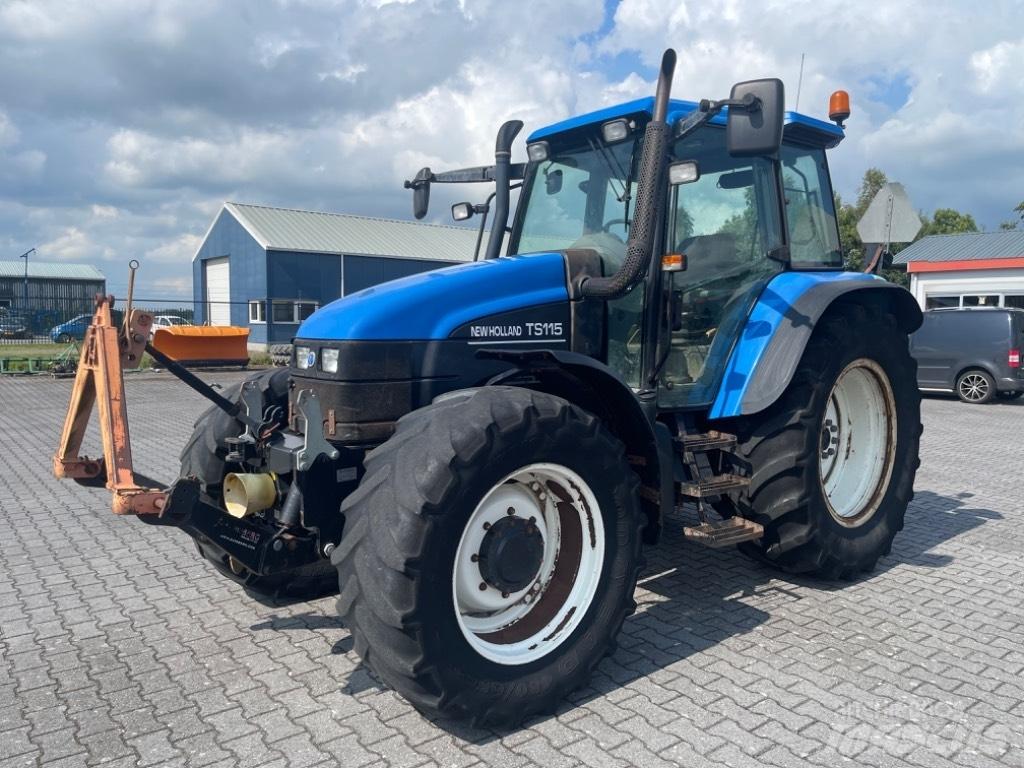 New Holland TS 115 Traktorit