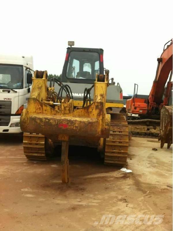 Komatsu d155a-3 Telaketjupuskutraktorit