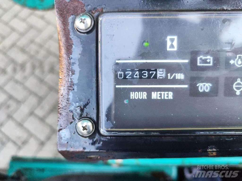 Maeda MC 305 Tela-alustaiset nosturit