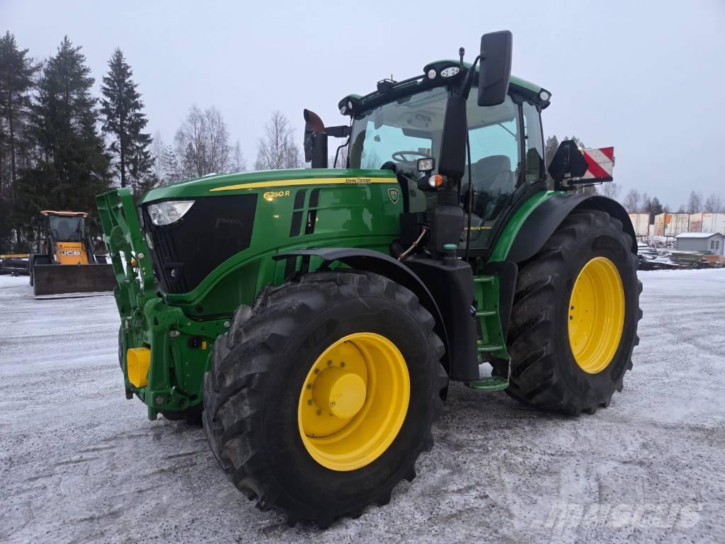 John Deere 6250 R Traktorit