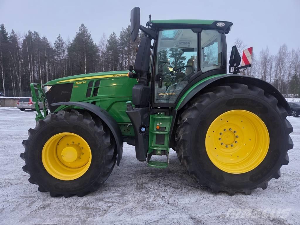 John Deere 6250 R Traktorit