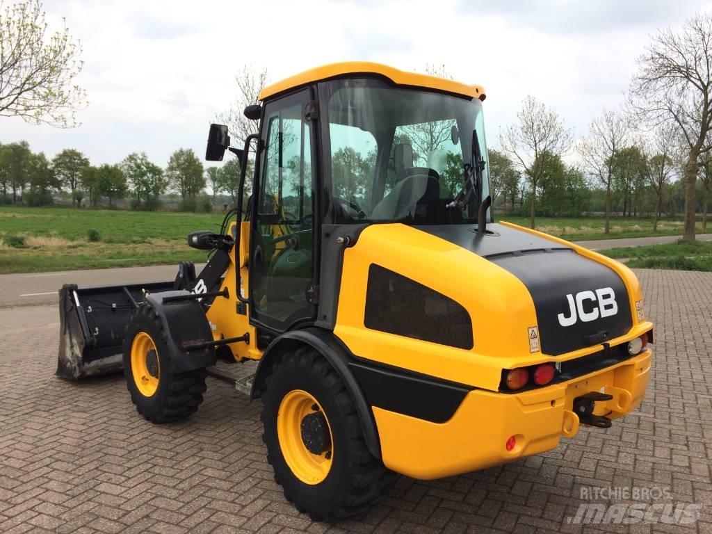 JCB 406 Pyöräkuormaajat