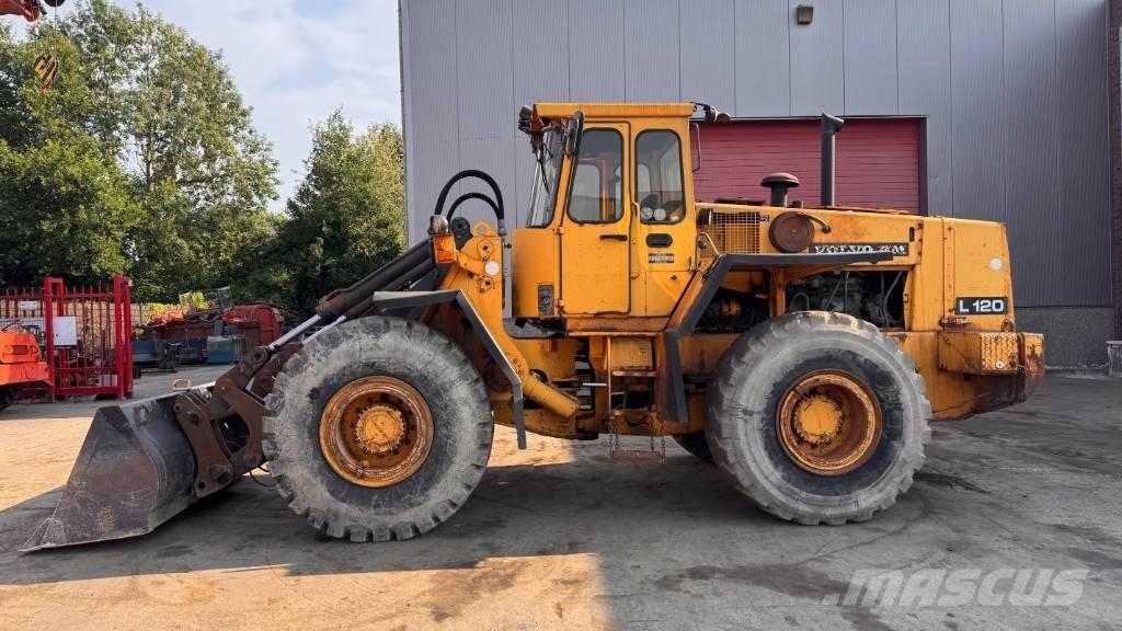 Volvo L 120 Pyöräkuormaajat
