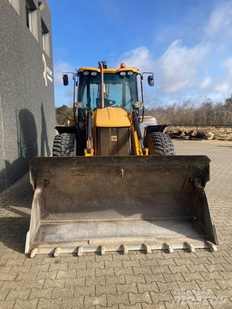 JCB 4 CX Kaivurikuormaajat