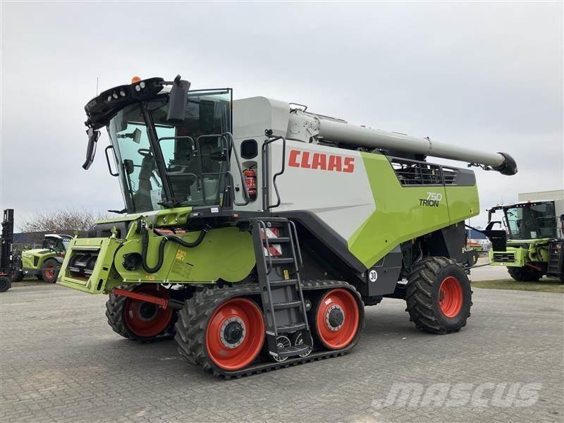 CLAAS TRION 750 TT Leikkuupuimurit