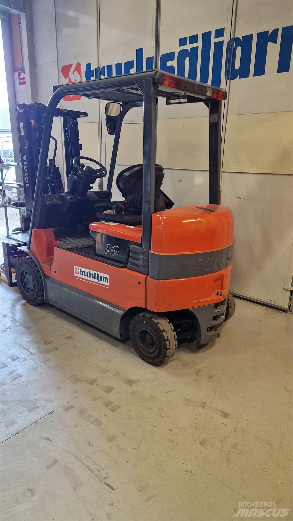 Toyota 7FBMF30 Sähkötrukit