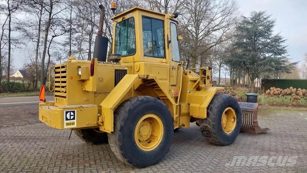 CAT 920 Pyöräkuormaajat