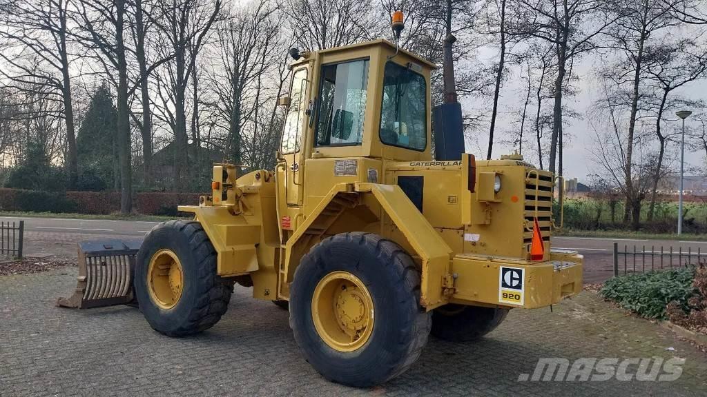 CAT 920 Pyöräkuormaajat