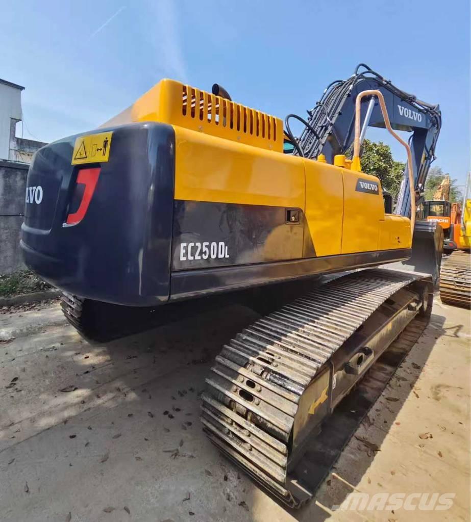 Volvo EC 250 D L Telakaivukoneet