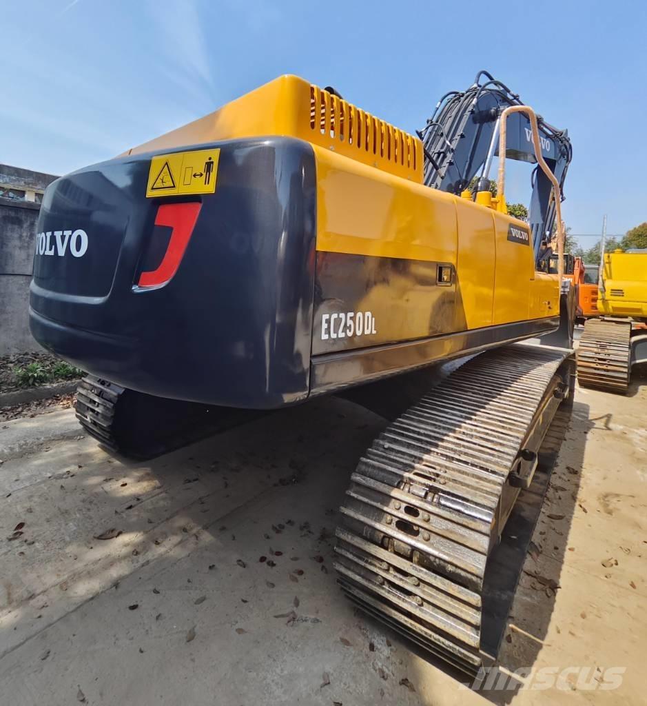Volvo EC 250 D L Telakaivukoneet