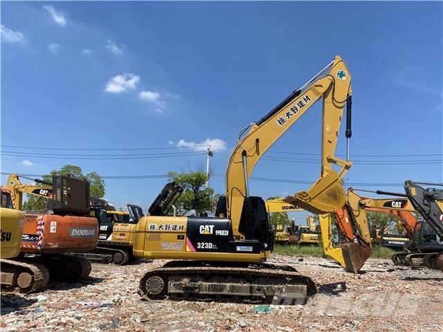 CAT 323D Telakaivukoneet