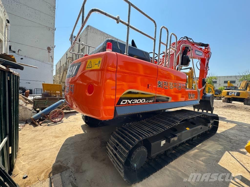 Doosan DX 300 LC-9S Telakaivukoneet