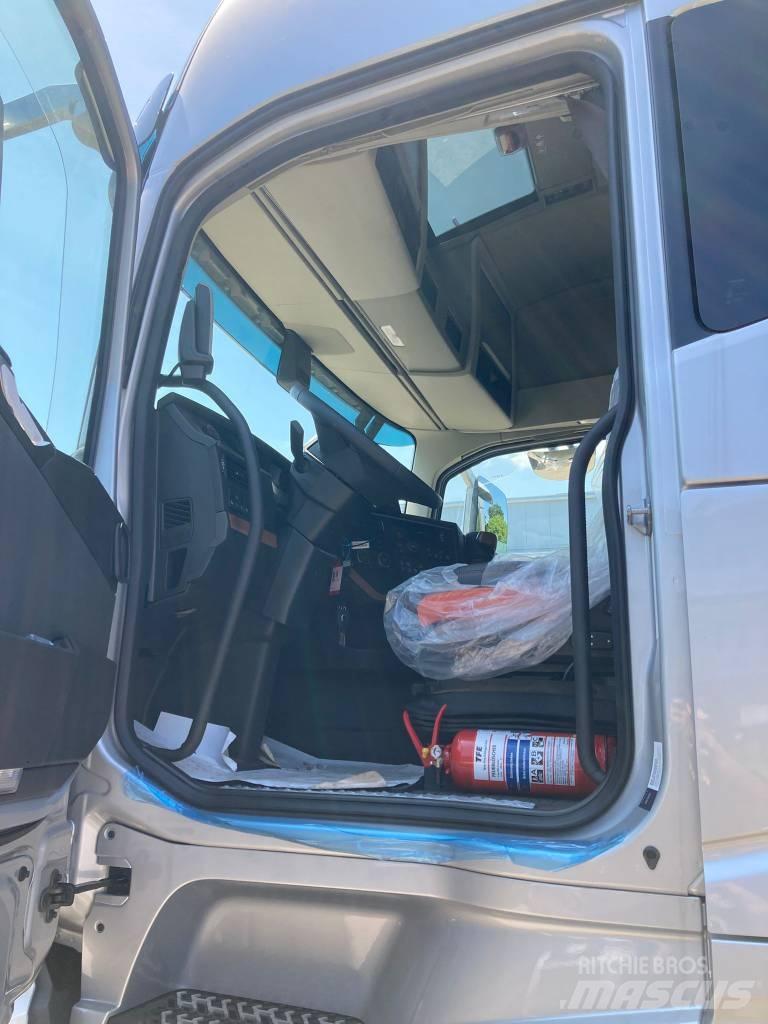 Volvo FH16-650 Nosturiautot