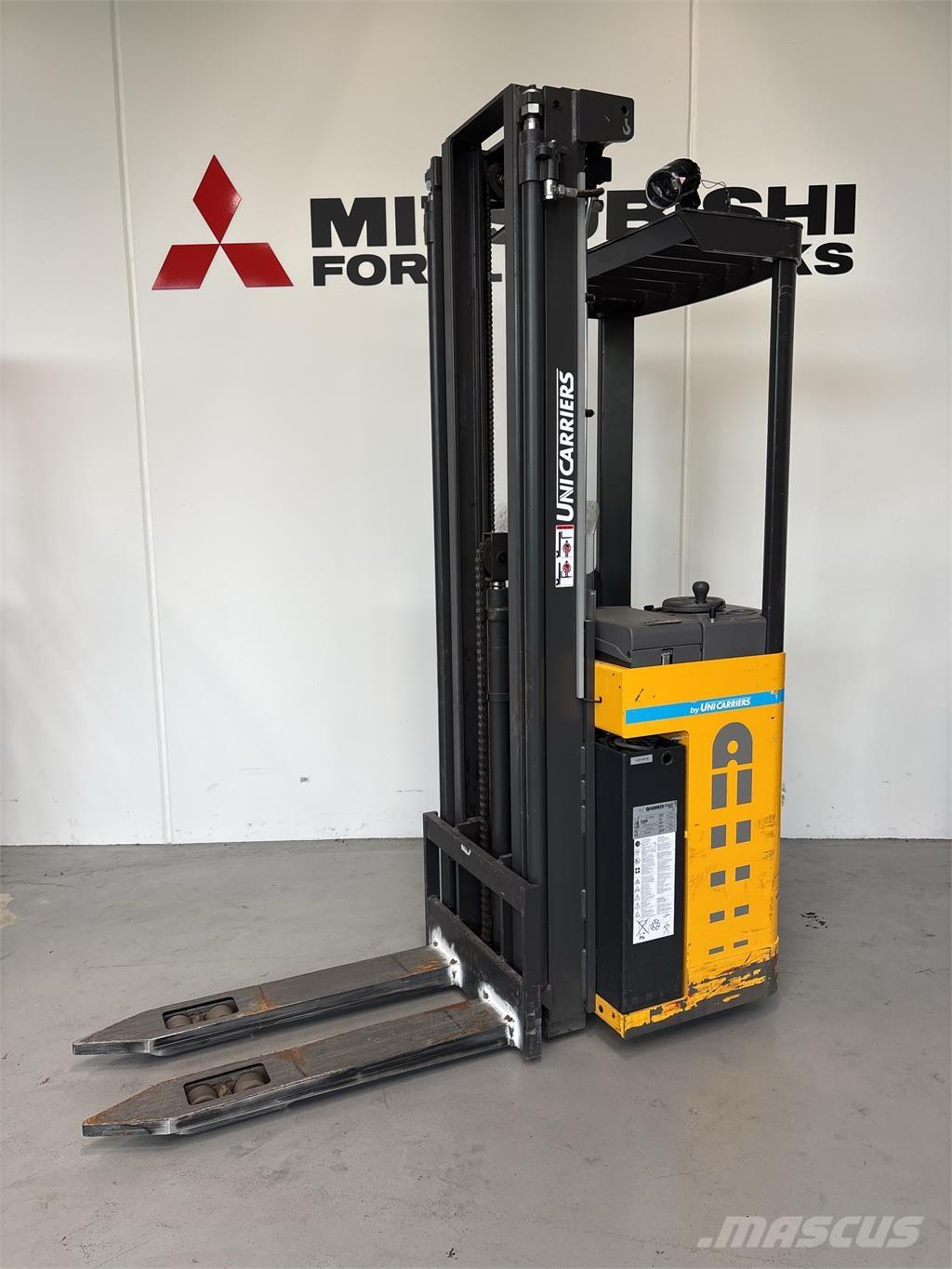 Atlet A160 Ajettavat pinoamisvaunut