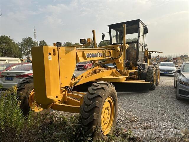 Komatsu GD655 Tiehöylät