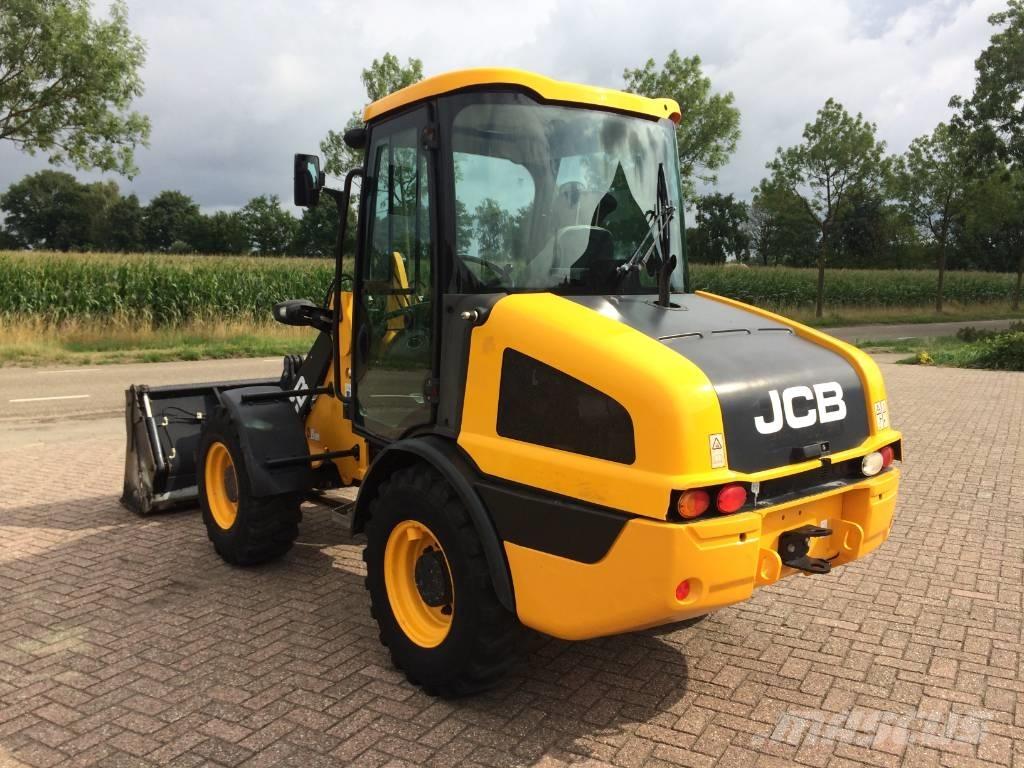 JCB 406 Pyöräkuormaajat