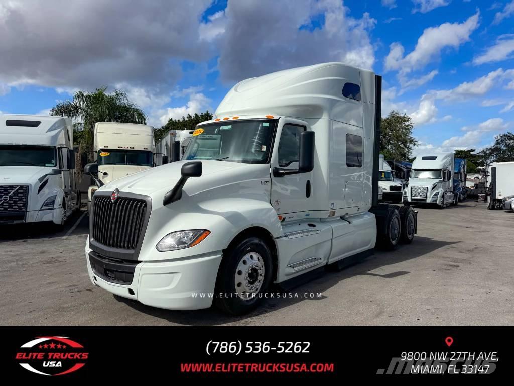 International LT Vetopöytäautot