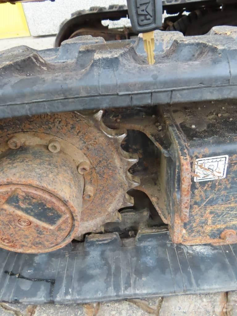 CAT 301.7 D Minikaivukoneet < 7t
