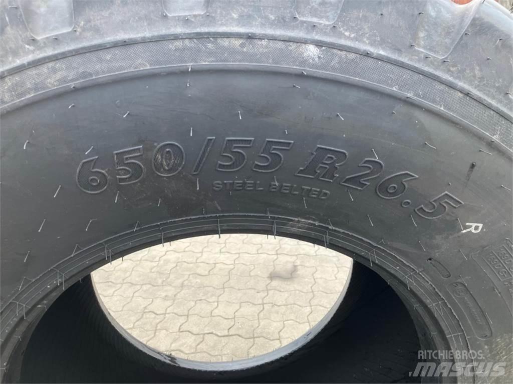 BKT 650/55R26,5 Renkaat ja vanteet