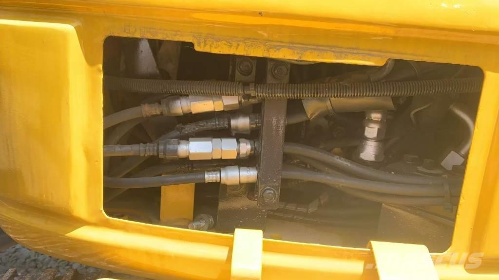 Komatsu PC 40 MR Telakaivukoneet
