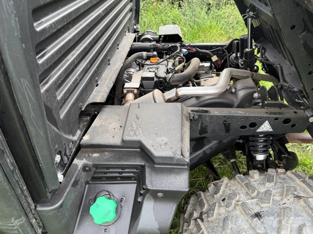 John Deere XUV 865 Taajamakoneet
