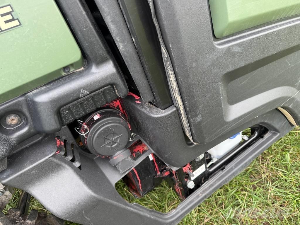 John Deere XUV 865 Taajamakoneet