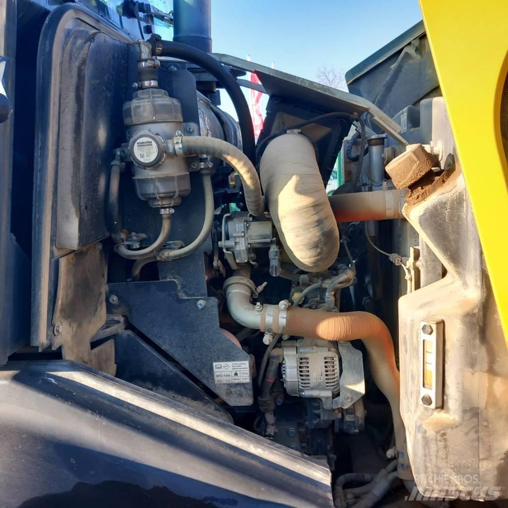 Komatsu WA80M-7 Pyöräkuormaajat